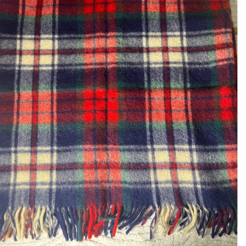True Vintage Troy Robe Wool Blanket‎ 56 x 63
